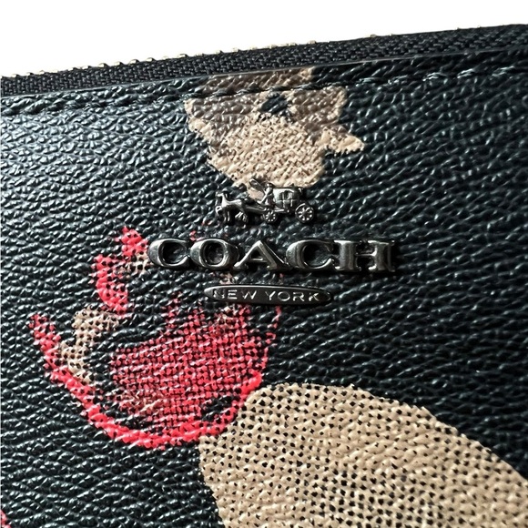Coach Floral Print Zipper Wallet. Excellent condition! - Picture 6 of 9